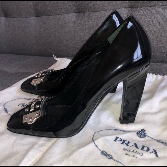 β€οΈAuthentic Prada heels - Picture 4 of 10